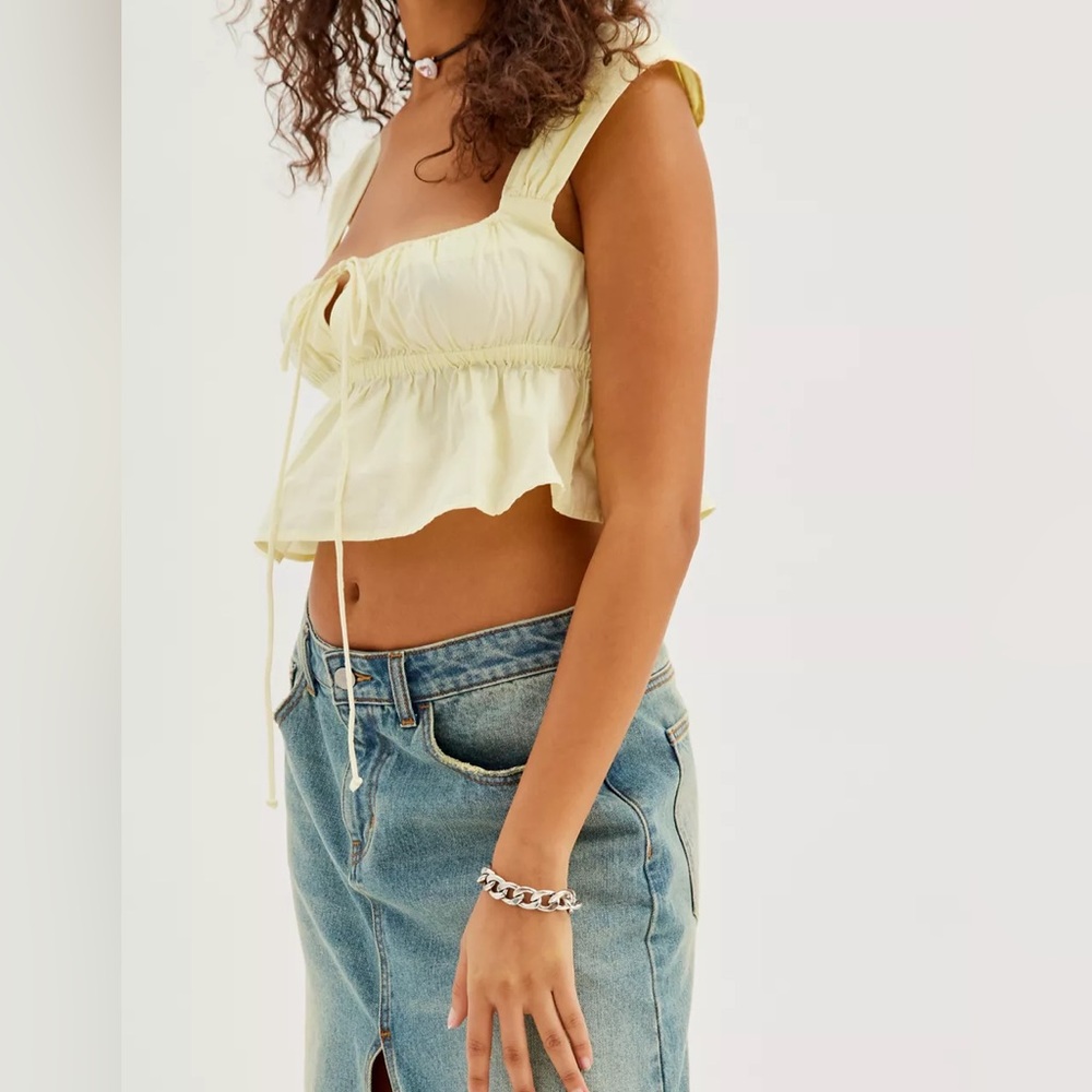 Urban outfitters Sophia soft yellow peplum top - size M - Picture 6 of 8